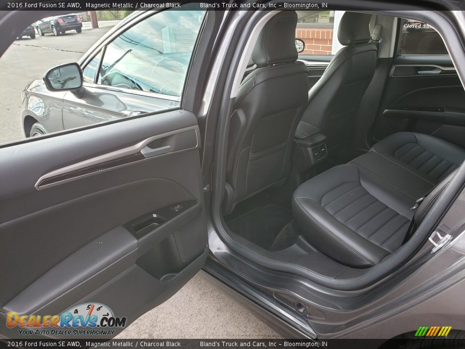 2016 Ford Fusion SE AWD Magnetic Metallic / Charcoal Black Photo #31