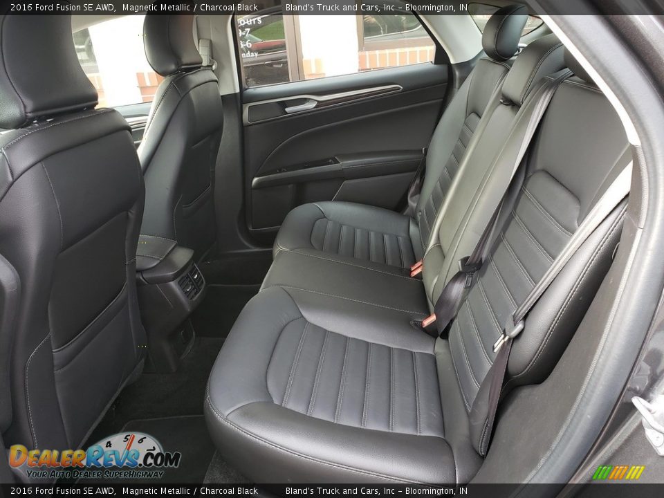 2016 Ford Fusion SE AWD Magnetic Metallic / Charcoal Black Photo #33