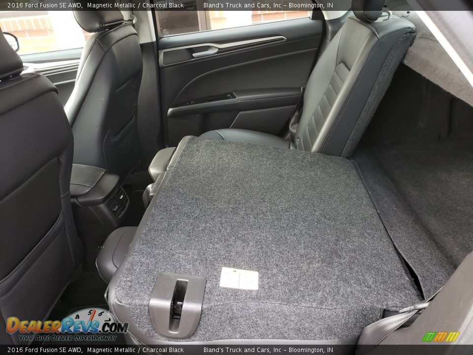 2016 Ford Fusion SE AWD Magnetic Metallic / Charcoal Black Photo #35