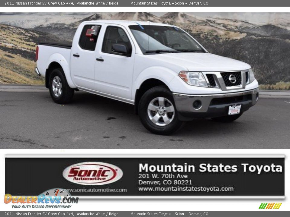 2011 Nissan Frontier SV Crew Cab 4x4 Avalanche White / Beige Photo #1