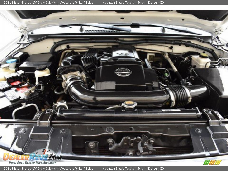2011 Nissan Frontier SV Crew Cab 4x4 Avalanche White / Beige Photo #27