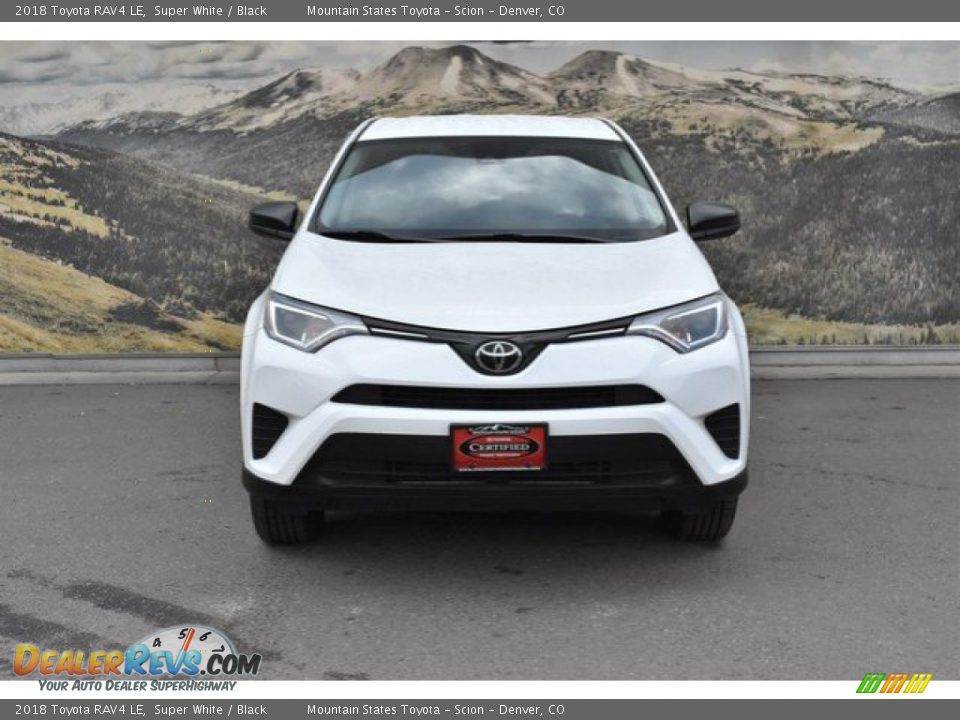 2018 Toyota RAV4 LE Super White / Black Photo #4