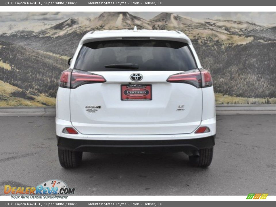 2018 Toyota RAV4 LE Super White / Black Photo #8