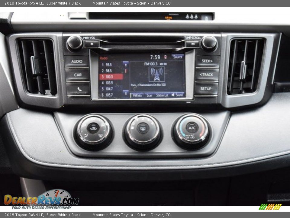 2018 Toyota RAV4 LE Super White / Black Photo #14