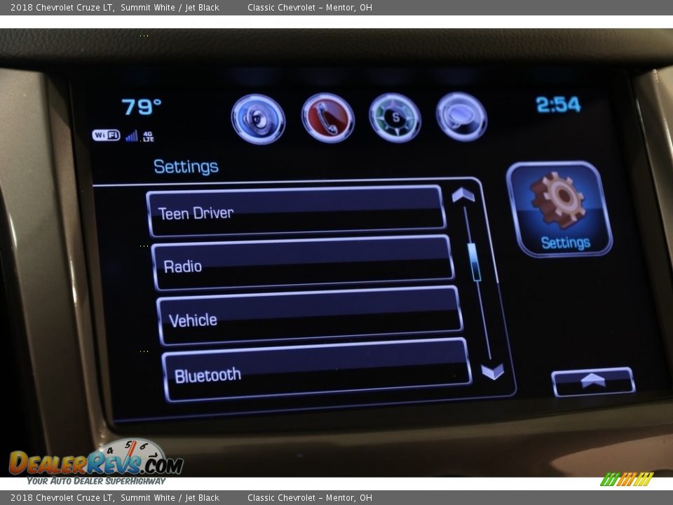 2018 Chevrolet Cruze LT Summit White / Jet Black Photo #17