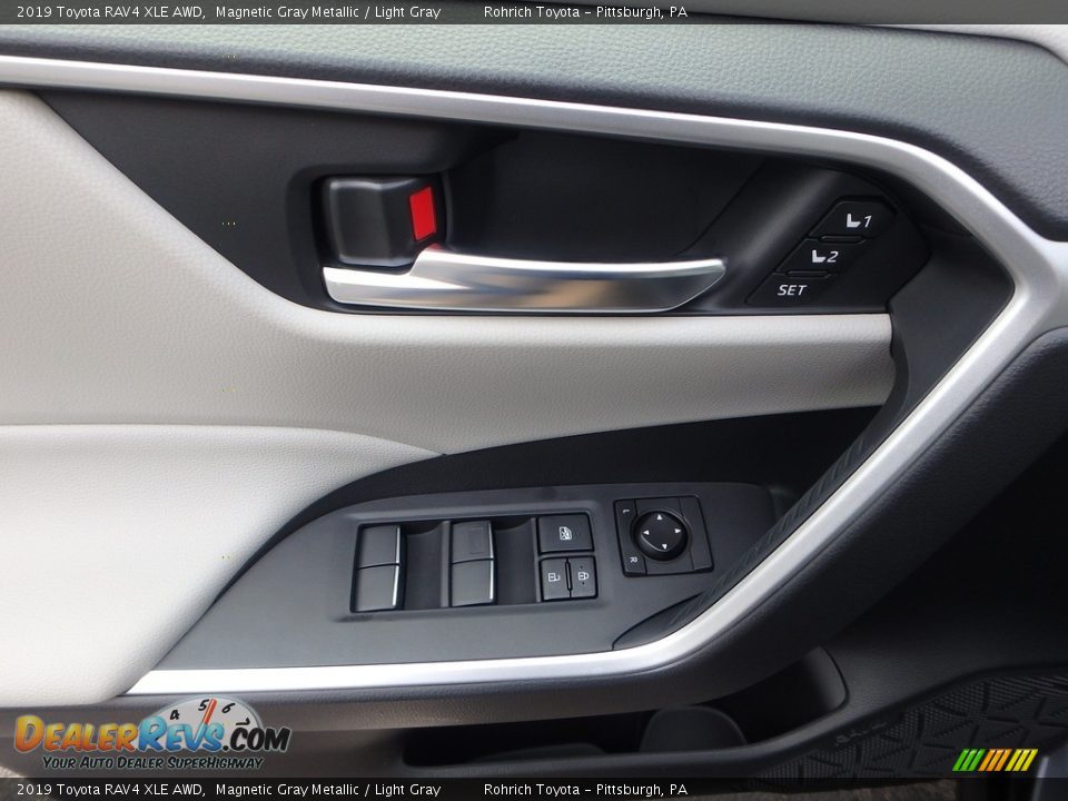 2019 Toyota RAV4 XLE AWD Magnetic Gray Metallic / Light Gray Photo #9