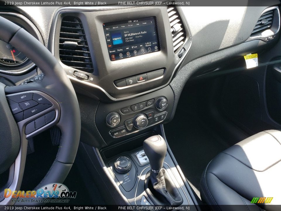2019 Jeep Cherokee Latitude Plus 4x4 Bright White / Black Photo #10