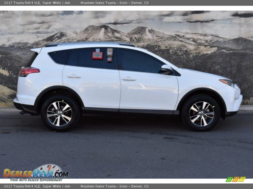 2017 Toyota RAV4 XLE Super White / Ash Photo #2