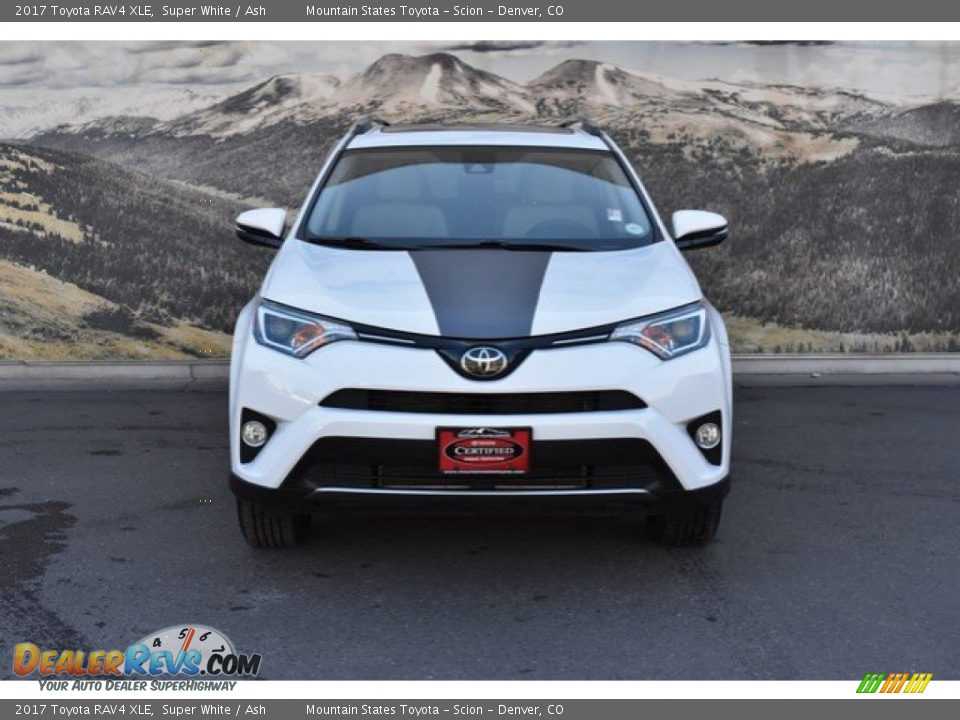 2017 Toyota RAV4 XLE Super White / Ash Photo #4