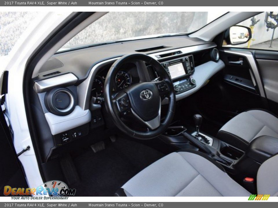 2017 Toyota RAV4 XLE Super White / Ash Photo #10