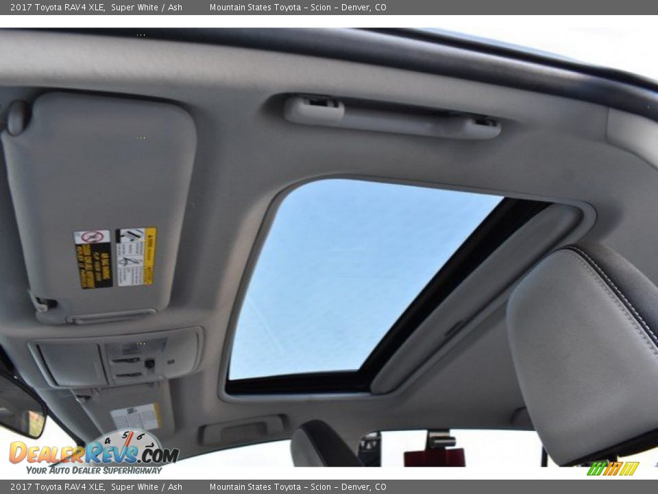 2017 Toyota RAV4 XLE Super White / Ash Photo #14