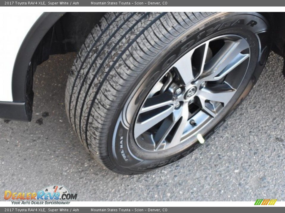 2017 Toyota RAV4 XLE Super White / Ash Photo #29