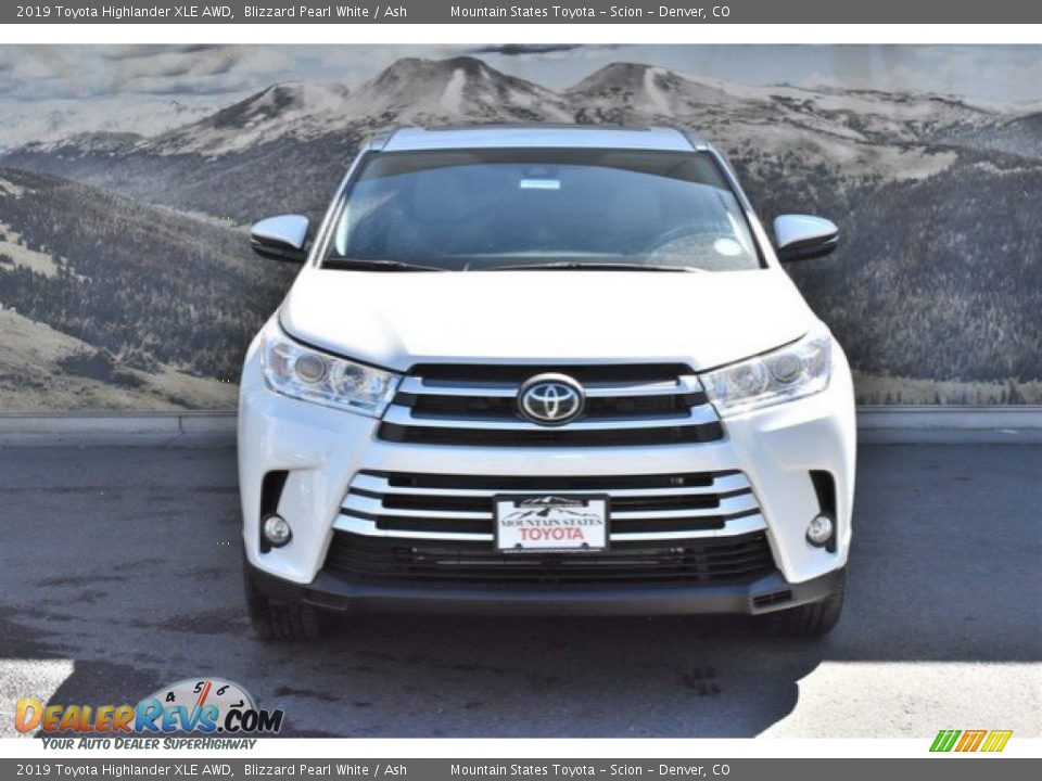 2019 Toyota Highlander XLE AWD Blizzard Pearl White / Ash Photo #2