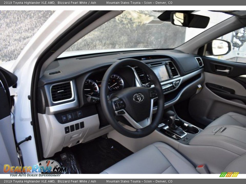 2019 Toyota Highlander XLE AWD Blizzard Pearl White / Ash Photo #5