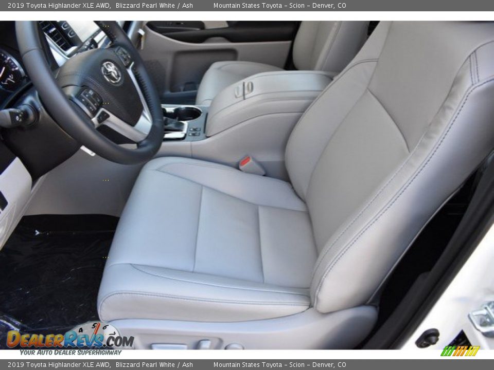 2019 Toyota Highlander XLE AWD Blizzard Pearl White / Ash Photo #6