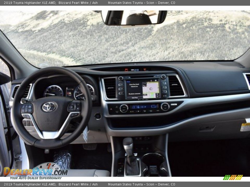 2019 Toyota Highlander XLE AWD Blizzard Pearl White / Ash Photo #7