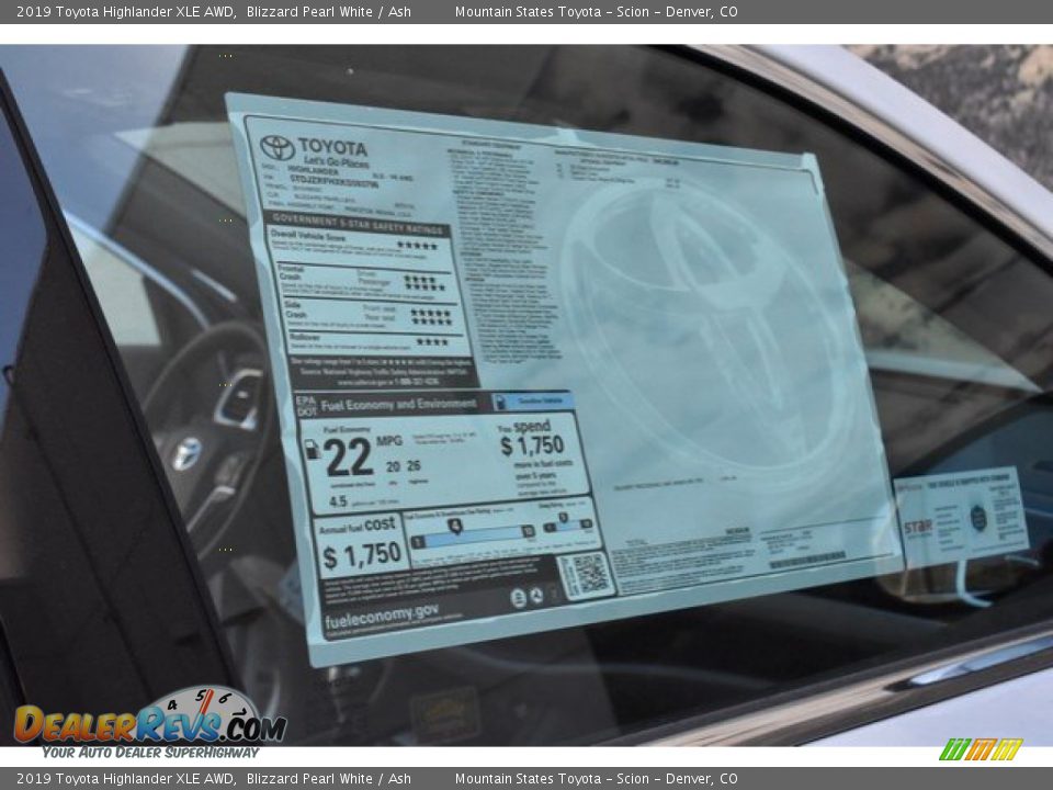 2019 Toyota Highlander XLE AWD Blizzard Pearl White / Ash Photo #12
