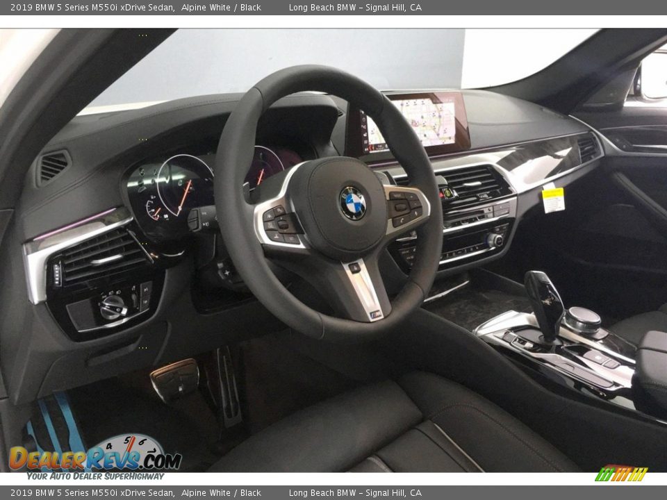 2019 BMW 5 Series M550i xDrive Sedan Alpine White / Black Photo #6