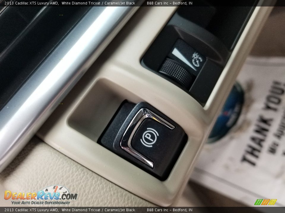 2013 Cadillac XTS Luxury AWD White Diamond Tricoat / Caramel/Jet Black Photo #16
