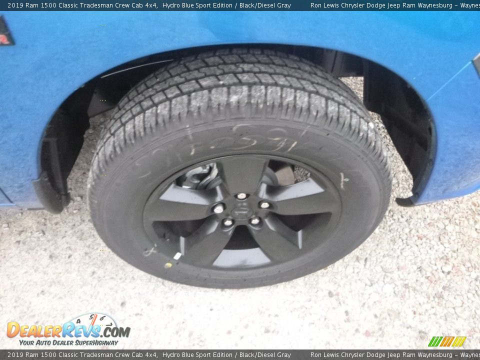 2019 Ram 1500 Classic Tradesman Crew Cab 4x4 Hydro Blue Sport Edition / Black/Diesel Gray Photo #9