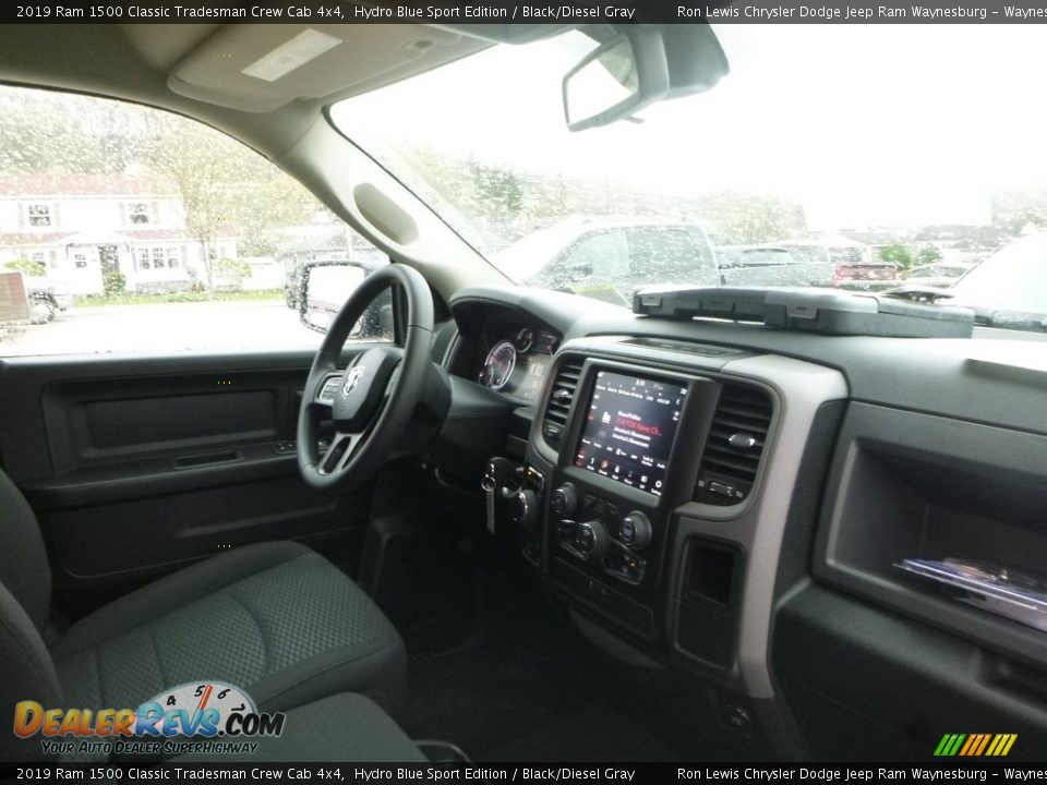 2019 Ram 1500 Classic Tradesman Crew Cab 4x4 Hydro Blue Sport Edition / Black/Diesel Gray Photo #11