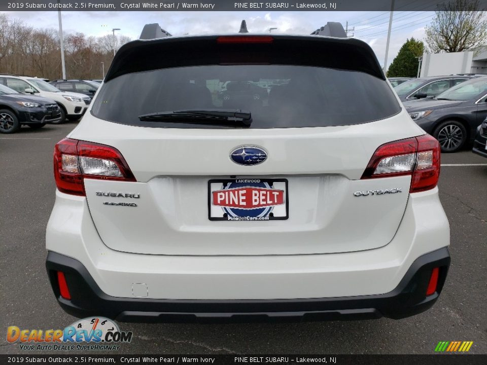 2019 Subaru Outback 2.5i Premium Crystal White Pearl / Warm Ivory Photo #5