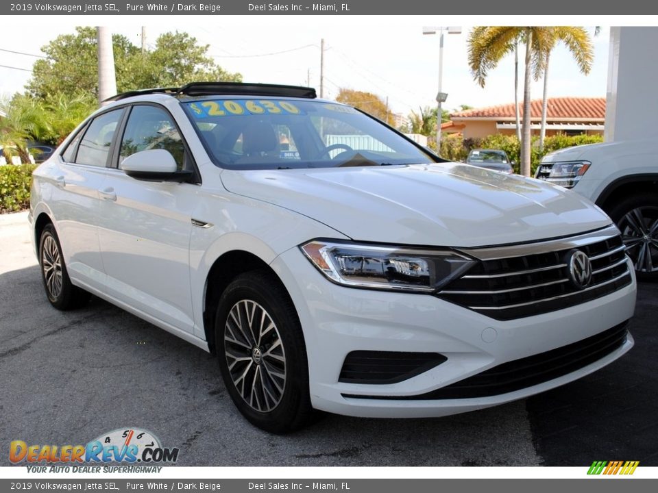 2019 Volkswagen Jetta SEL Pure White / Dark Beige Photo #2