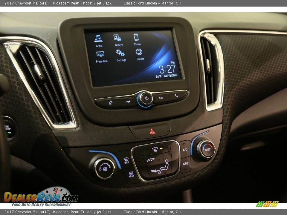 2017 Chevrolet Malibu LT Iridescent Pearl Tricoat / Jet Black Photo #9