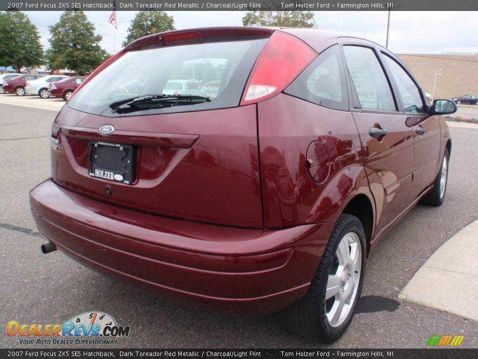 2007 Ford Focus ZX5 SES Hatchback Dark Toreador Red Metallic / Charcoal/Light Flint Photo #5