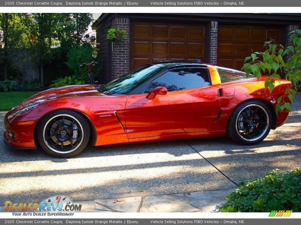 2005 Chevrolet Corvette Coupe Daytona Sunset Orange Metallic / Ebony Photo #11