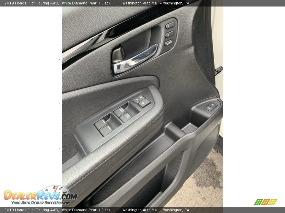 2019 Honda Pilot Touring AWD White Diamond Pearl / Black Photo #9