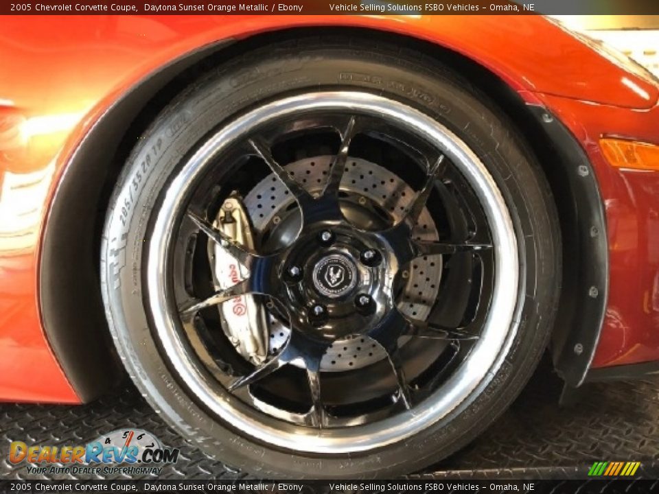 2005 Chevrolet Corvette Coupe Daytona Sunset Orange Metallic / Ebony Photo #18