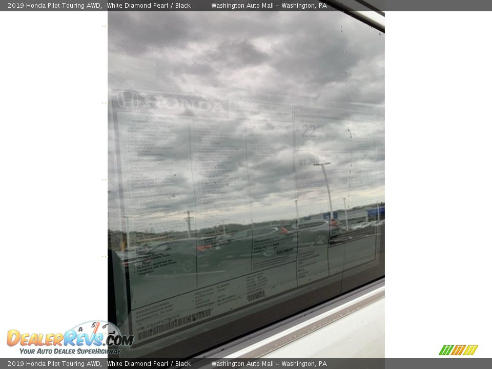 2019 Honda Pilot Touring AWD White Diamond Pearl / Black Photo #15