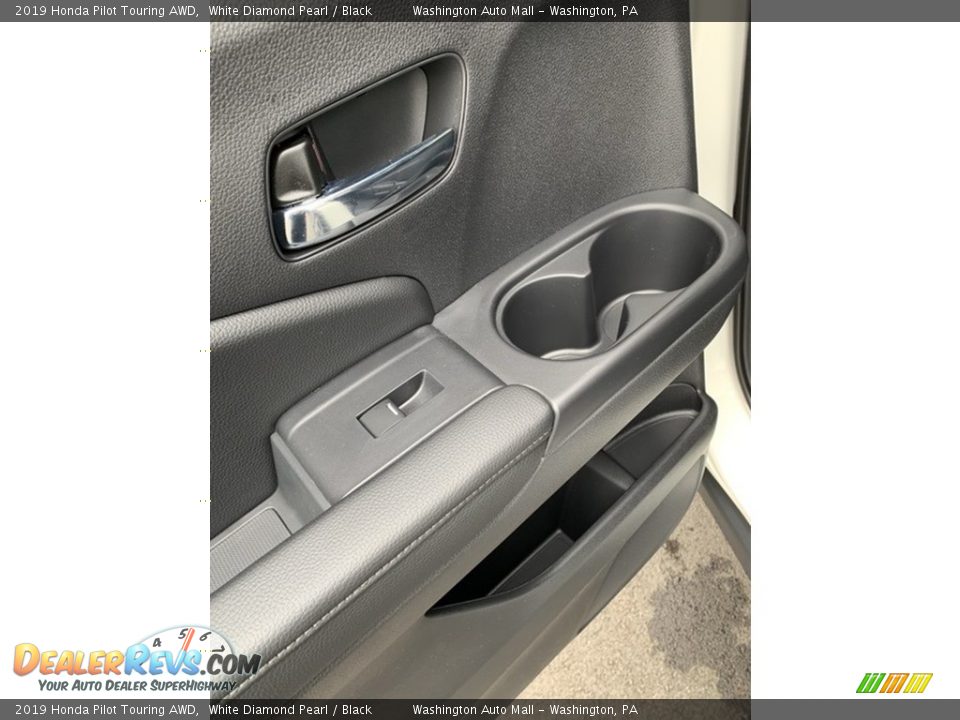 2019 Honda Pilot Touring AWD White Diamond Pearl / Black Photo #17