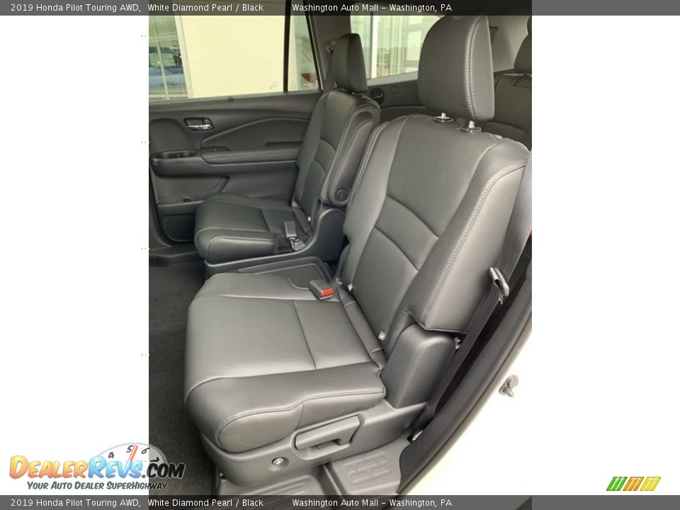 2019 Honda Pilot Touring AWD White Diamond Pearl / Black Photo #18