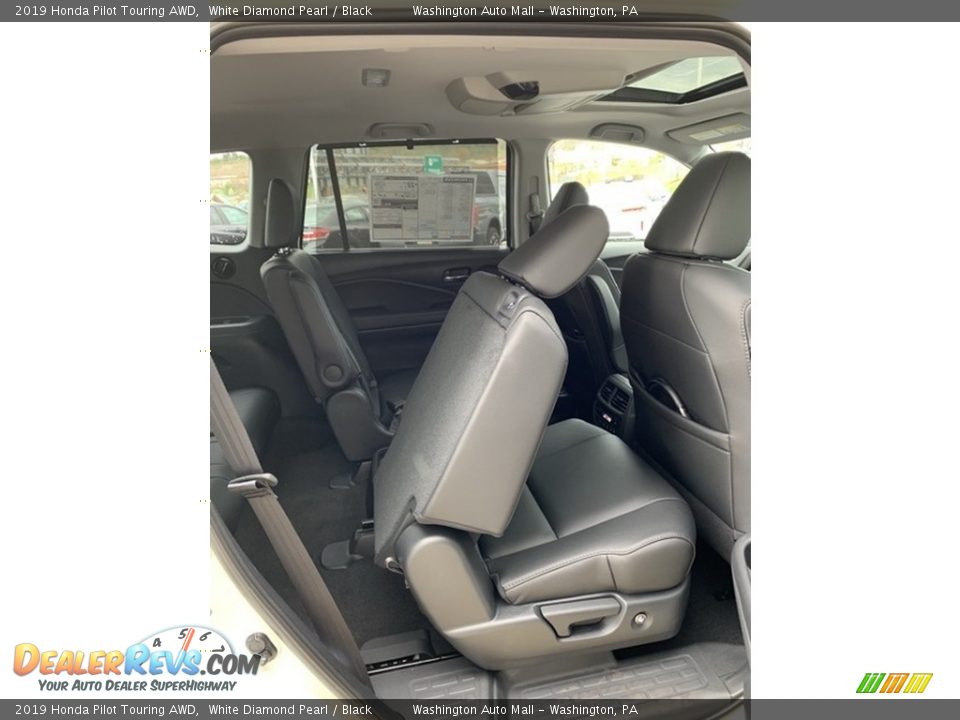 2019 Honda Pilot Touring AWD White Diamond Pearl / Black Photo #28