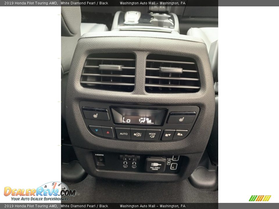 2019 Honda Pilot Touring AWD White Diamond Pearl / Black Photo #29