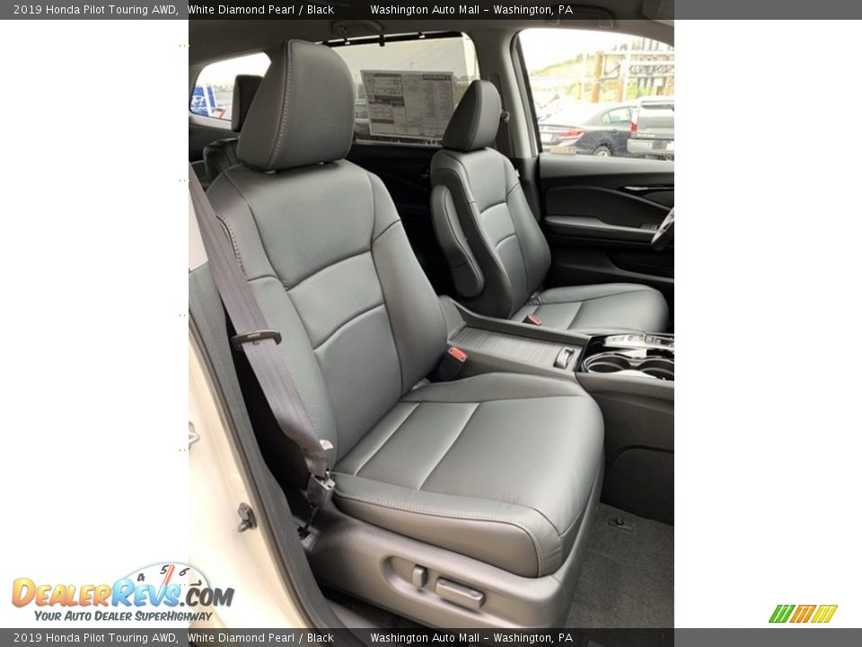2019 Honda Pilot Touring AWD White Diamond Pearl / Black Photo #34