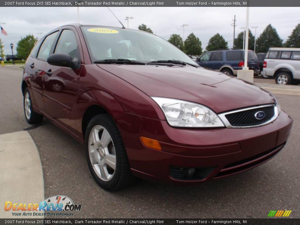 2007 Ford Focus ZX5 SES Hatchback Dark Toreador Red Metallic / Charcoal/Light Flint Photo #7