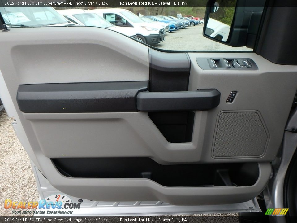 Door Panel of 2019 Ford F150 STX SuperCrew 4x4 Photo #13