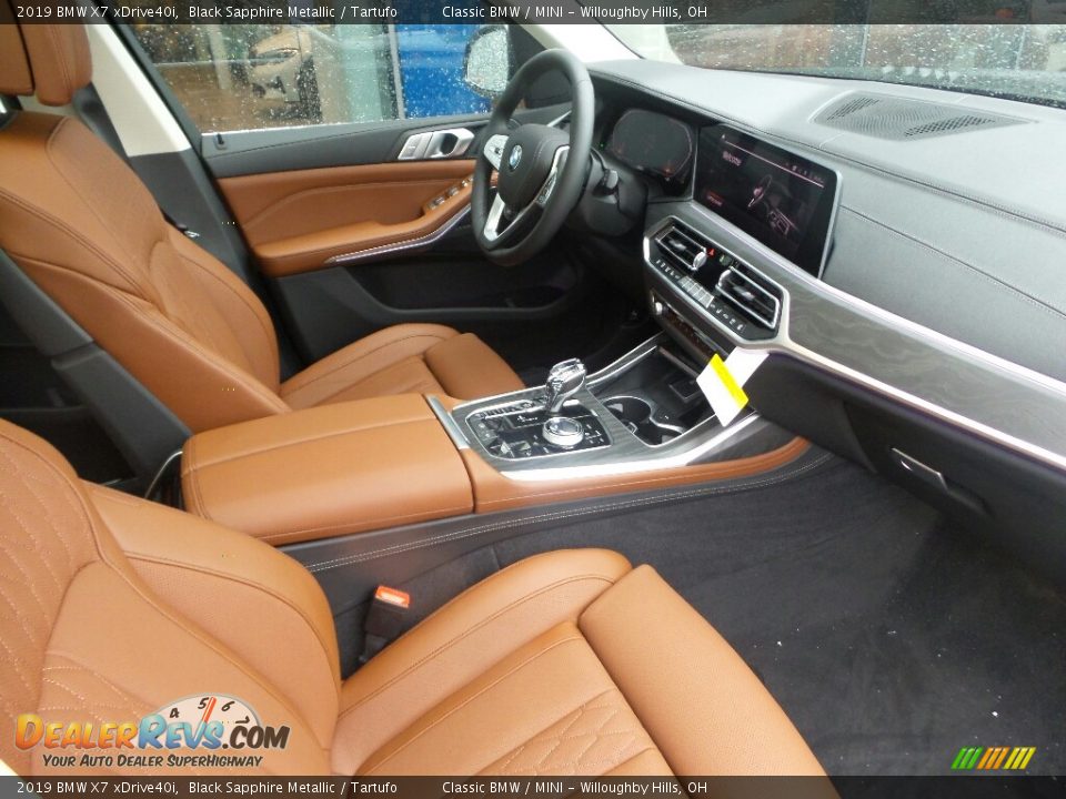 Front Seat of 2019 BMW X7 xDrive40i Photo #3