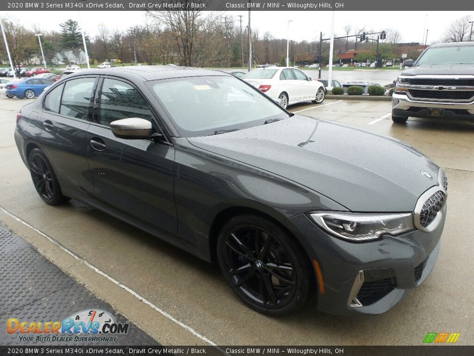 Front 3/4 View of 2020 BMW 3 Series M340i xDrive Sedan Photo #1