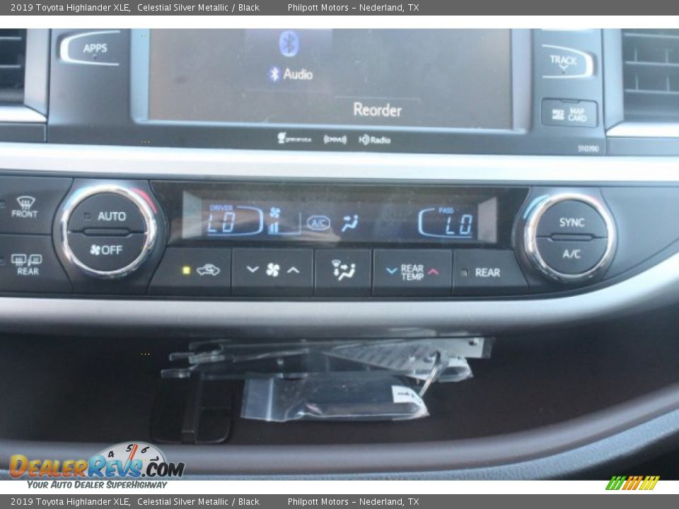 2019 Toyota Highlander XLE Celestial Silver Metallic / Black Photo #12