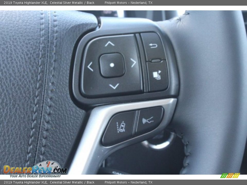 2019 Toyota Highlander XLE Celestial Silver Metallic / Black Photo #16