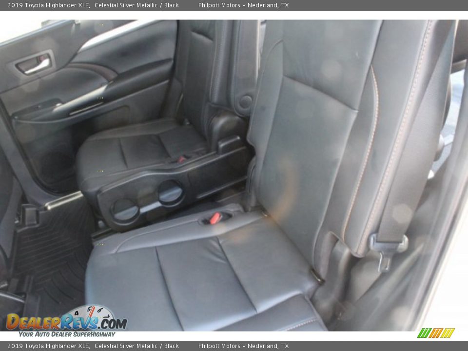 2019 Toyota Highlander XLE Celestial Silver Metallic / Black Photo #18
