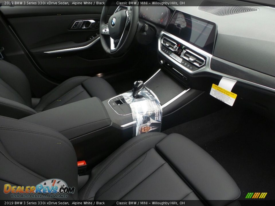 2019 BMW 3 Series 330i xDrive Sedan Alpine White / Black Photo #3