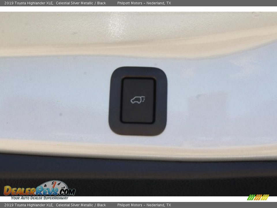 2019 Toyota Highlander XLE Celestial Silver Metallic / Black Photo #22