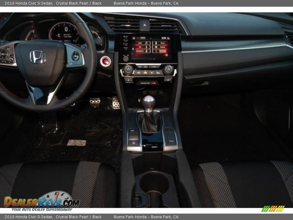 Dashboard of 2019 Honda Civic Si Sedan Photo #17
