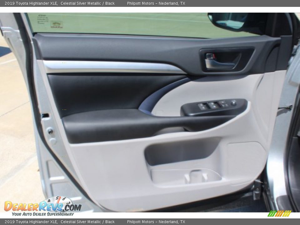 2019 Toyota Highlander XLE Celestial Silver Metallic / Black Photo #9