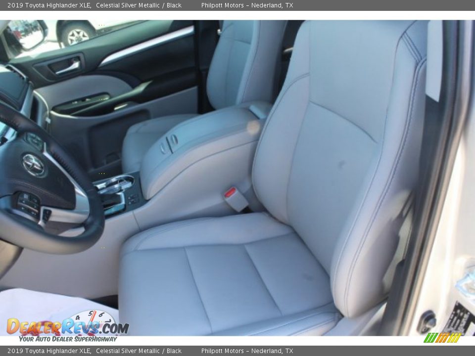2019 Toyota Highlander XLE Celestial Silver Metallic / Black Photo #10
